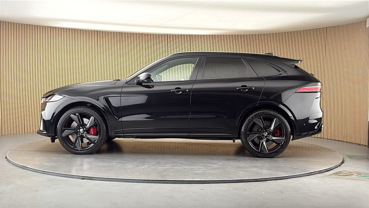 Jaguar F-PACE Image 15