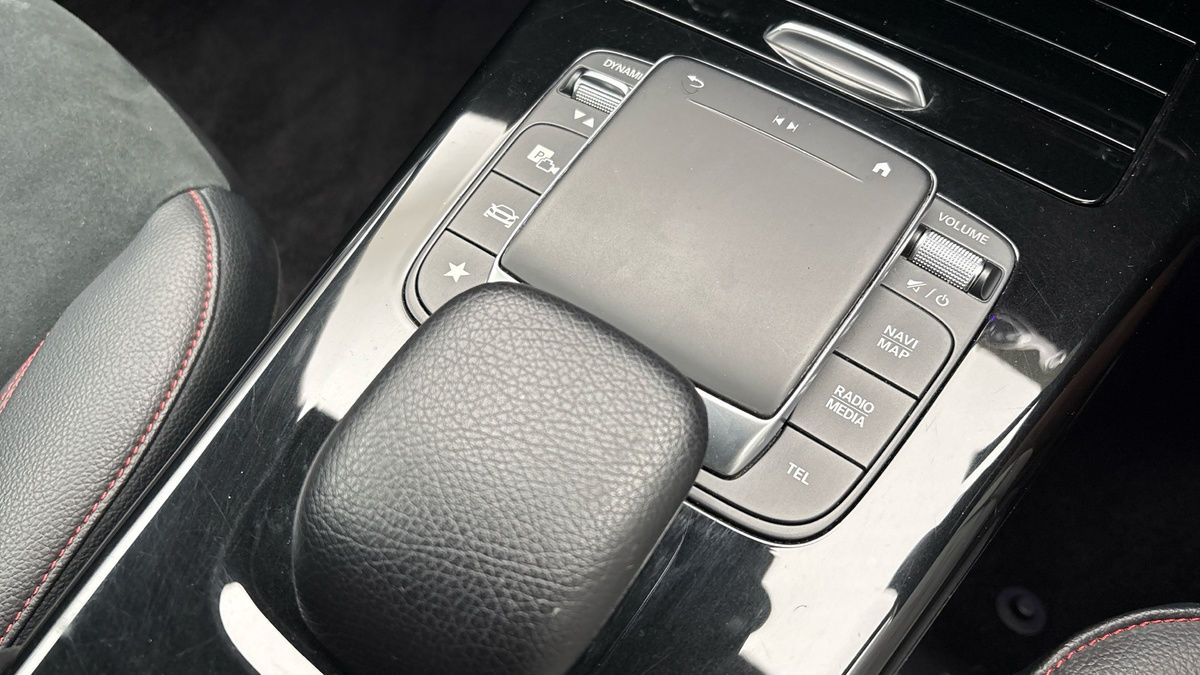 Mercedes-Benz CLA Image 26