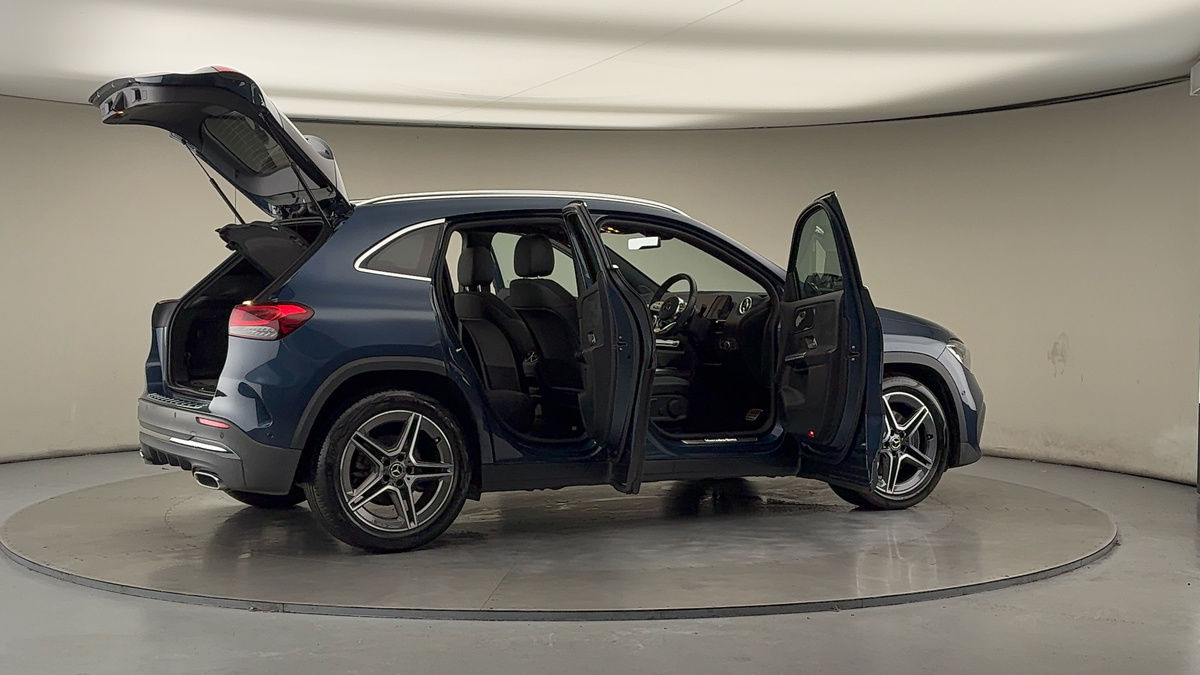 More views of Mercedes-Benz GLA