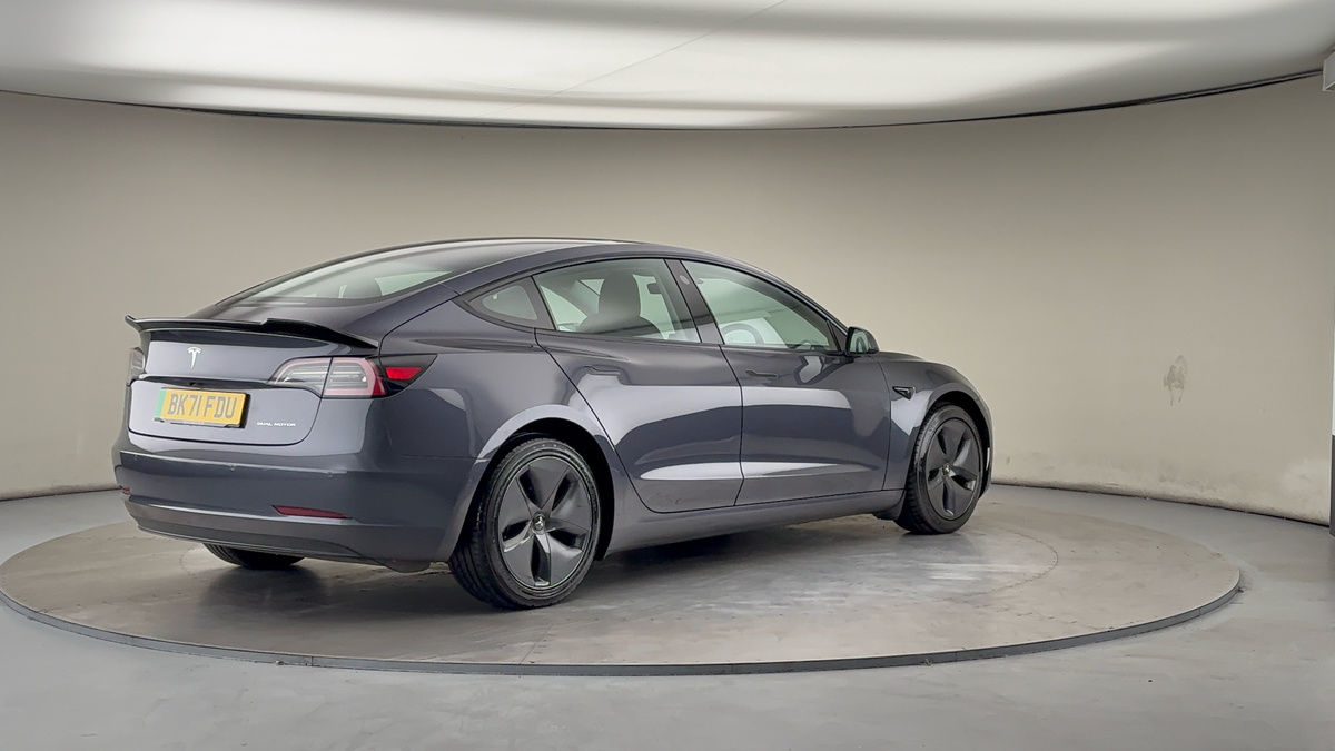 Tesla Model 3 Image 21