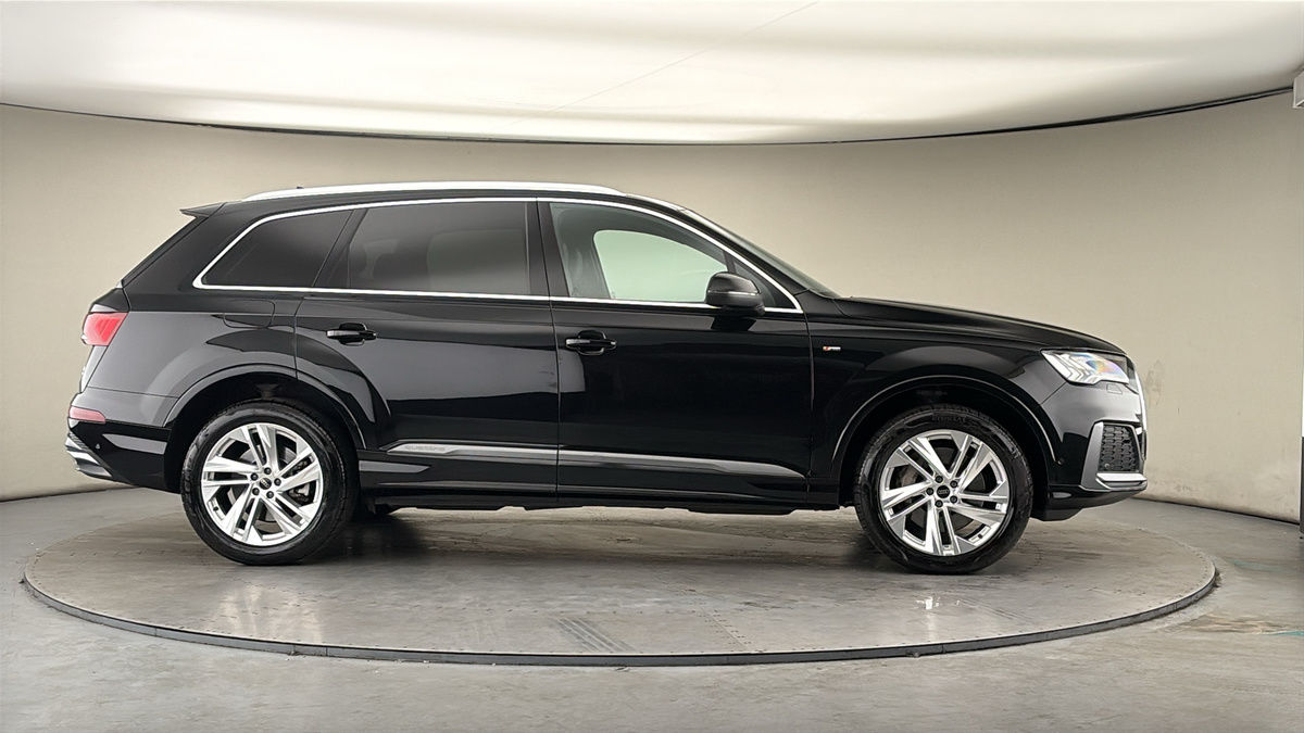 More views of Audi Q7