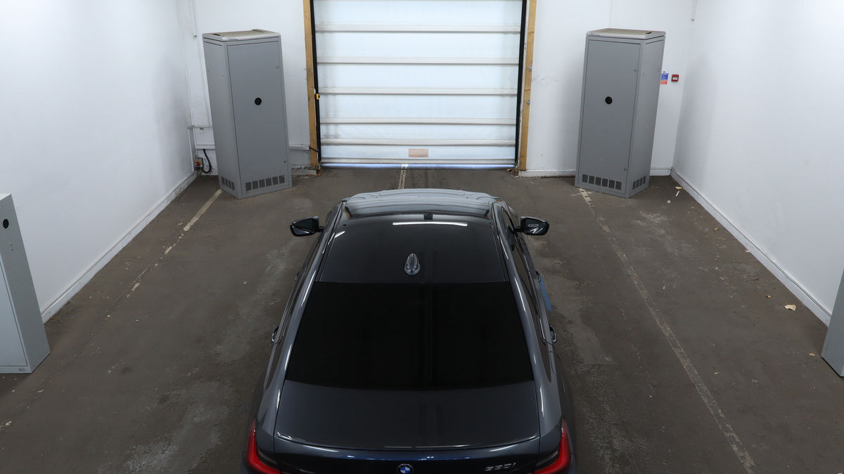 BMW 3 Series Image 8