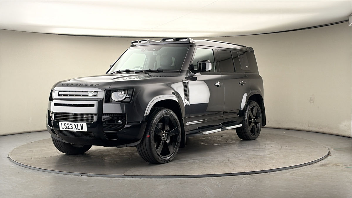 More views of Land Rover Defender 110