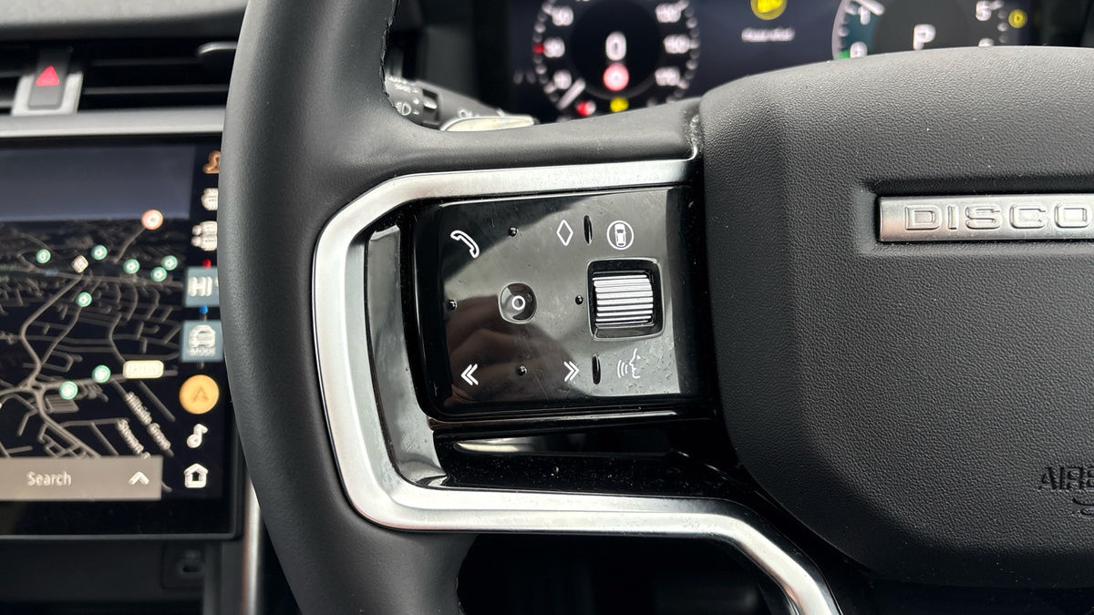 Land Rover Discovery Sport Image 13