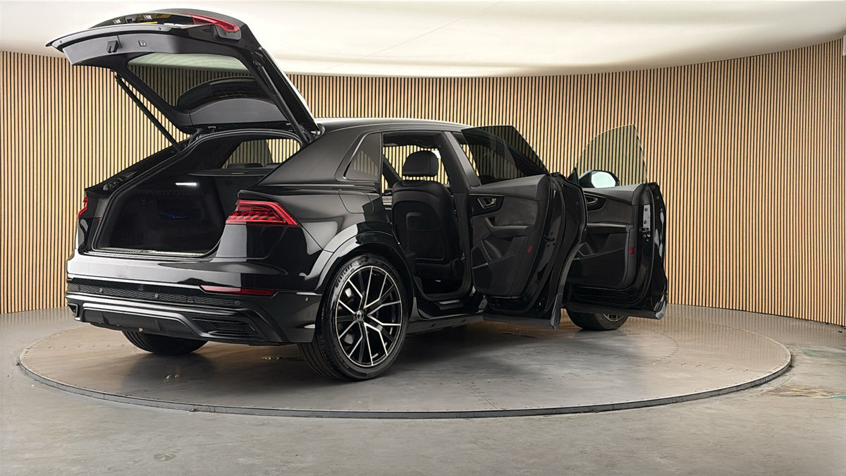 More views of Audi Q8