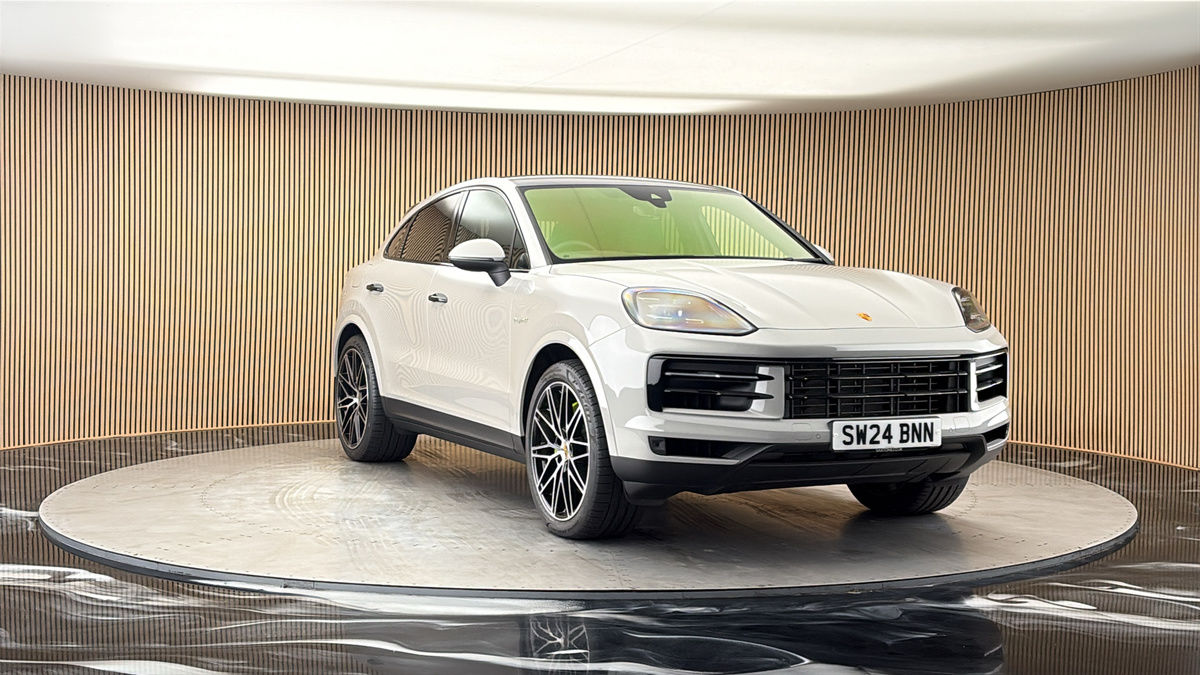 More views of Porsche Cayenne