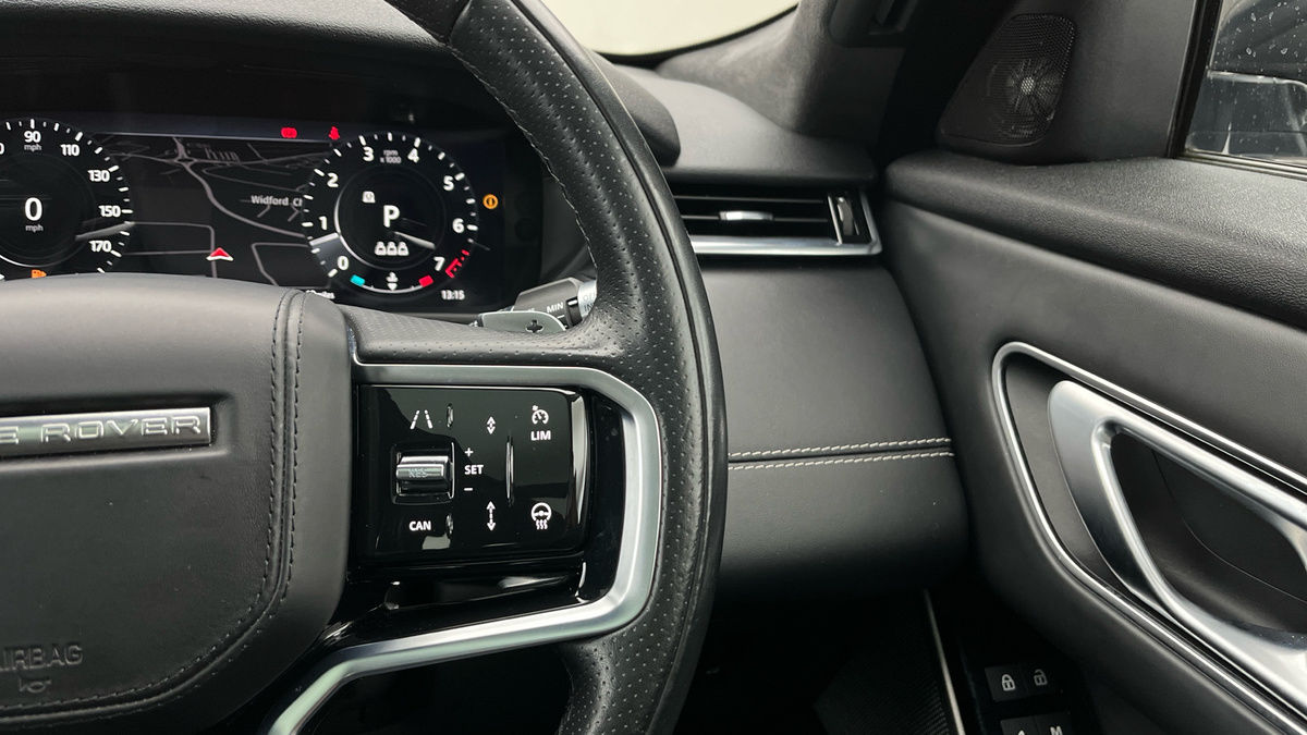 Land Rover Range Rover Velar Image 14