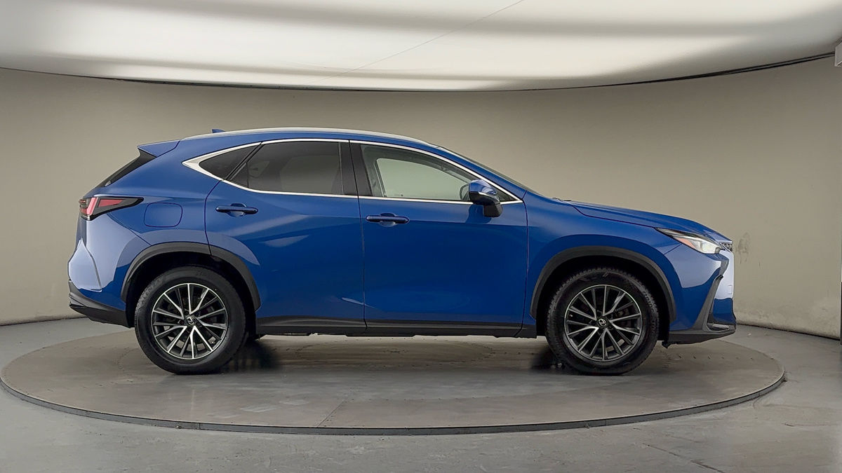 Lexus NX Image 16