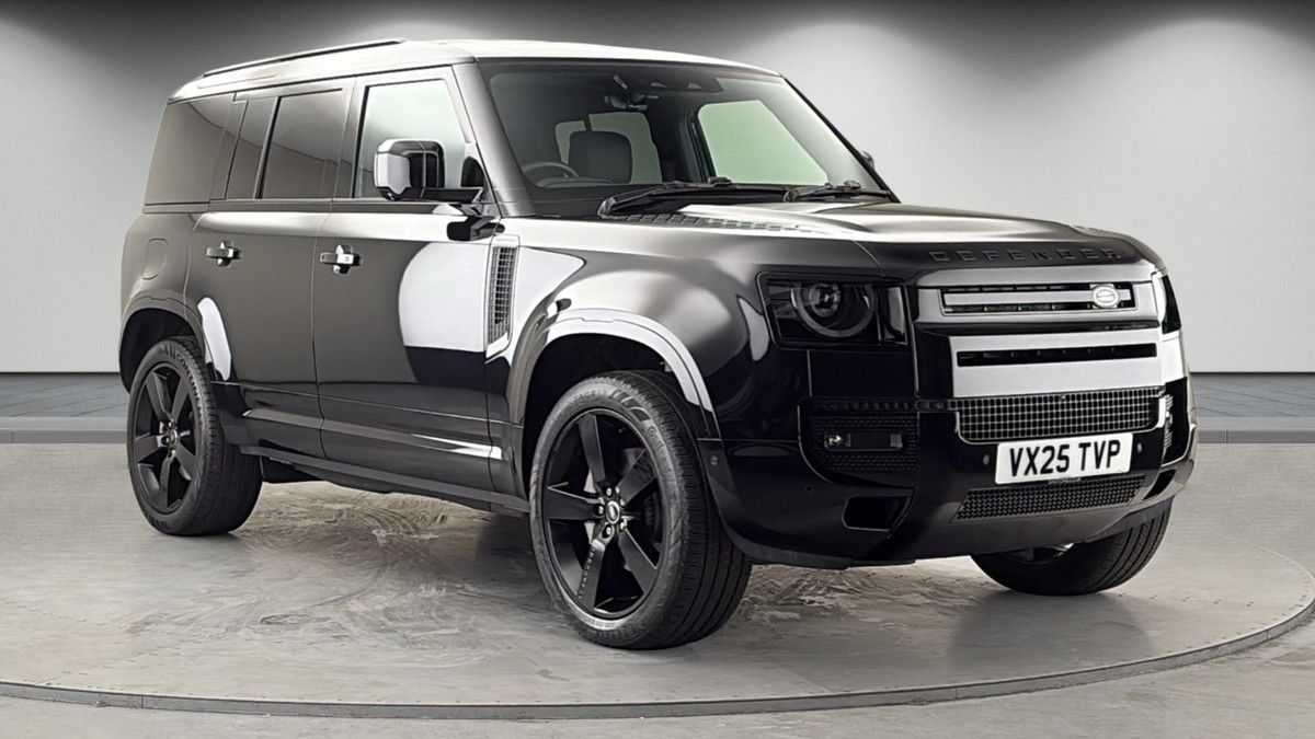 Land Rover Defender 110 Sticky Header Image