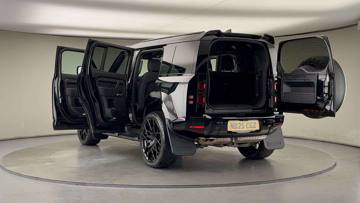 Land Rover Defender 110 Urban Image 23