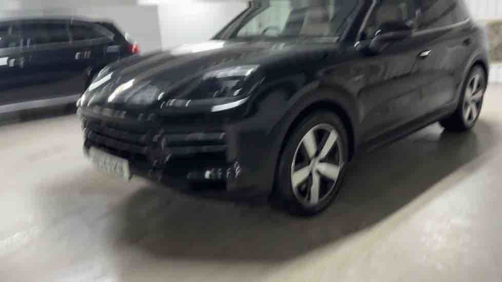 More views of Porsche Cayenne