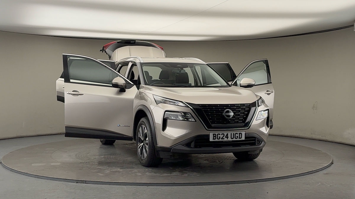 More views of Nissan X-Trail