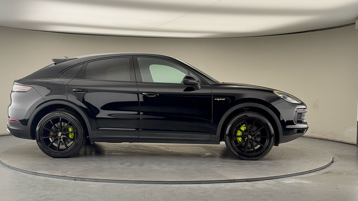 Porsche Cayenne Image 16