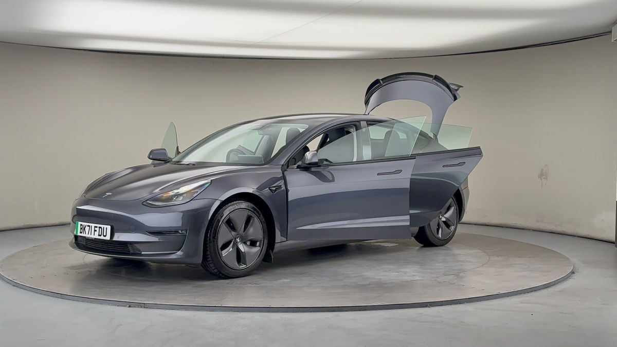 Tesla Model 3 Image 22