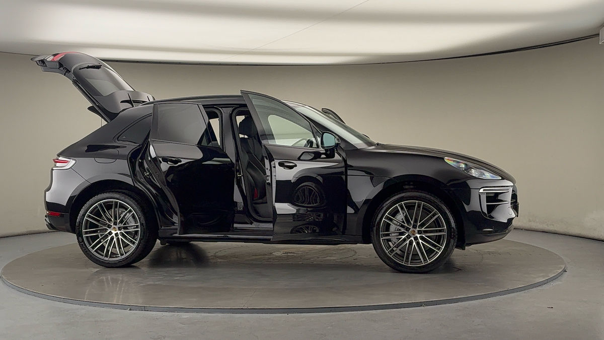 More views of Porsche Macan