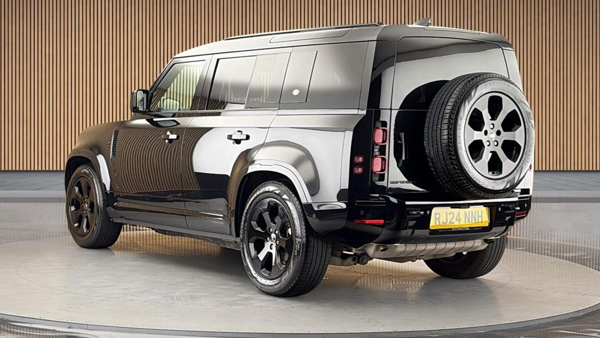 Land Rover Defender 110 Image 2