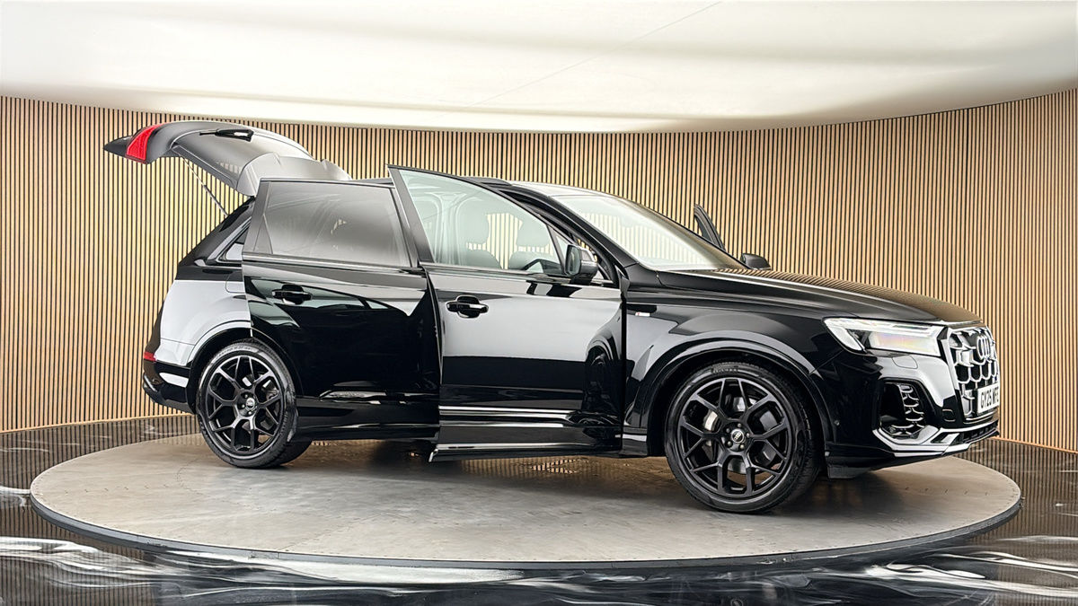 More views of Audi Q7