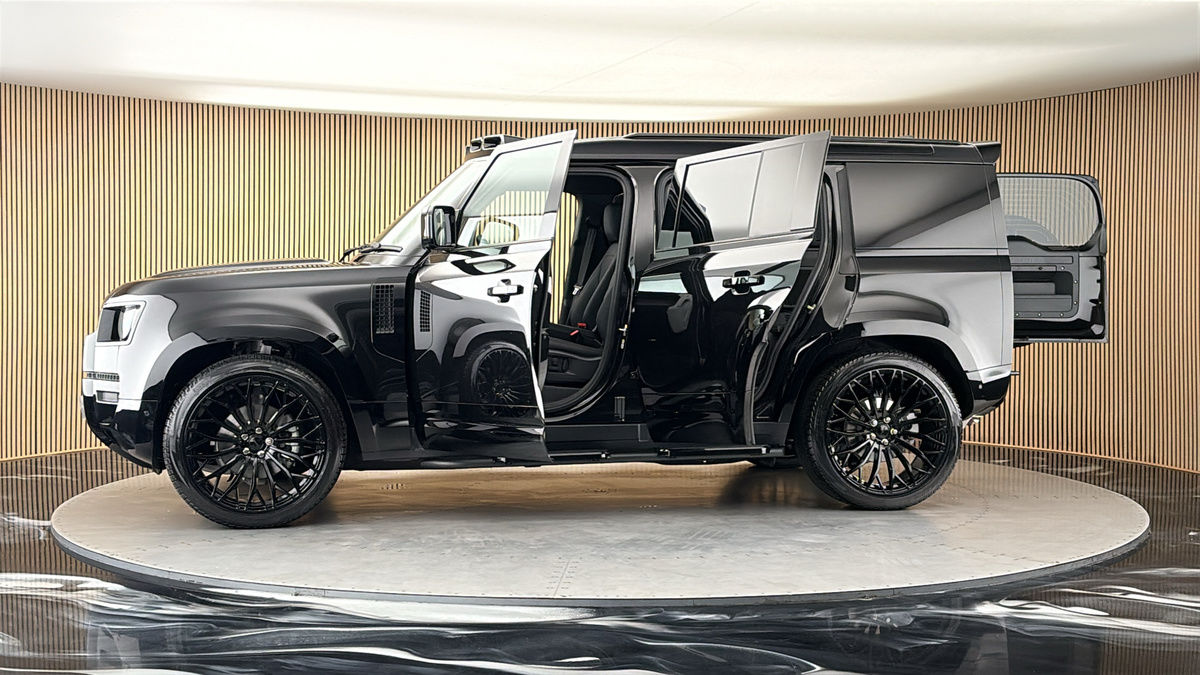 More views of Land Rover Defender 110
