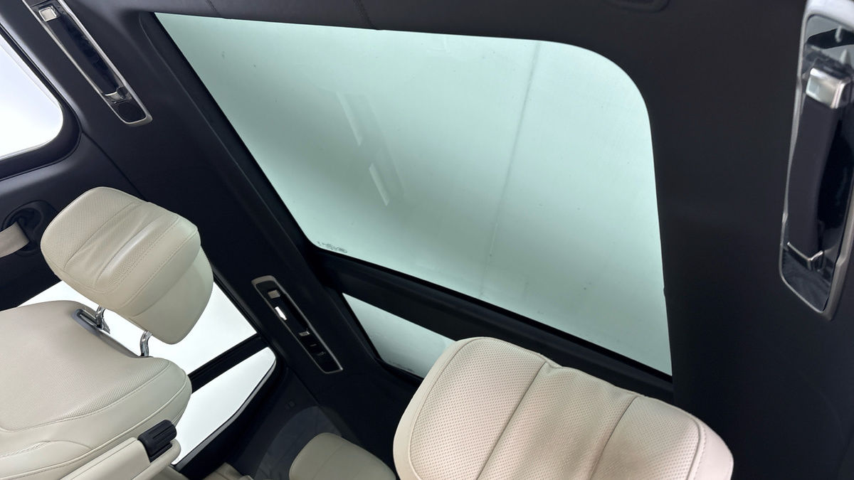 Land Rover Range Rover Image 6