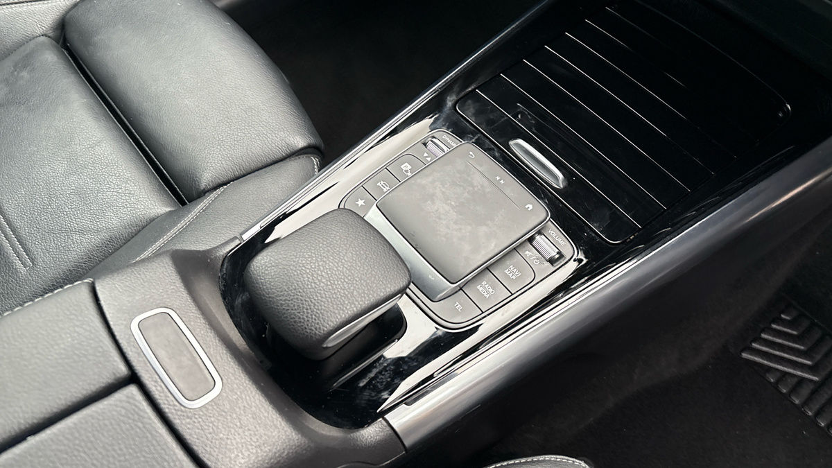 Mercedes-Benz GLA Image 9