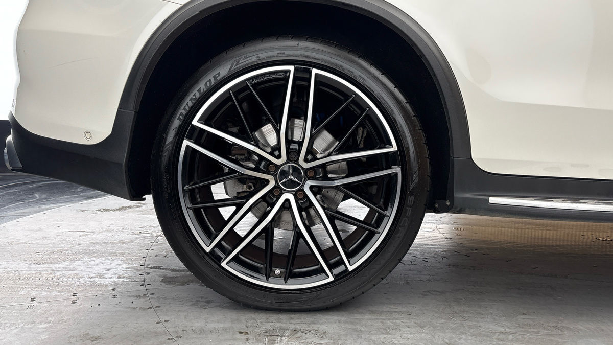 Mercedes-Benz GLC Image 10