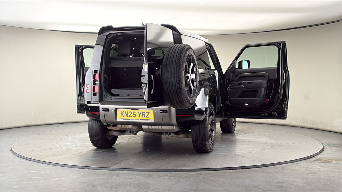 More views of Land Rover Defender 90