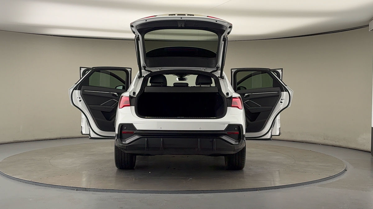 More views of Audi Q3