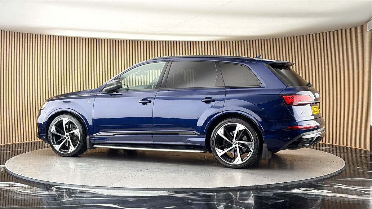 More views of Audi Q7