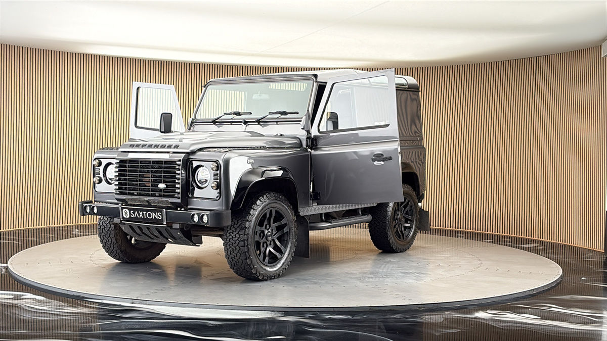 More views of Land Rover Defender 90