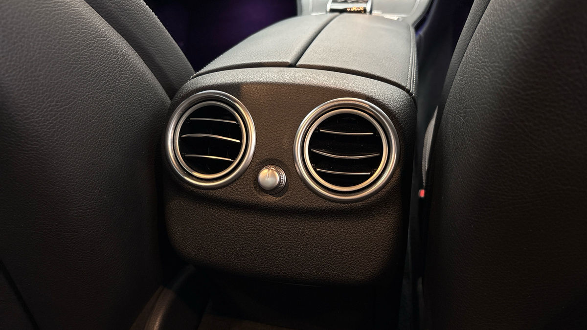Mercedes-Benz C Class Image 30