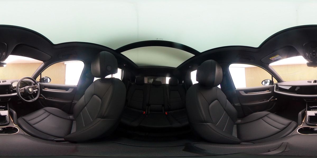 More views of Porsche Cayenne