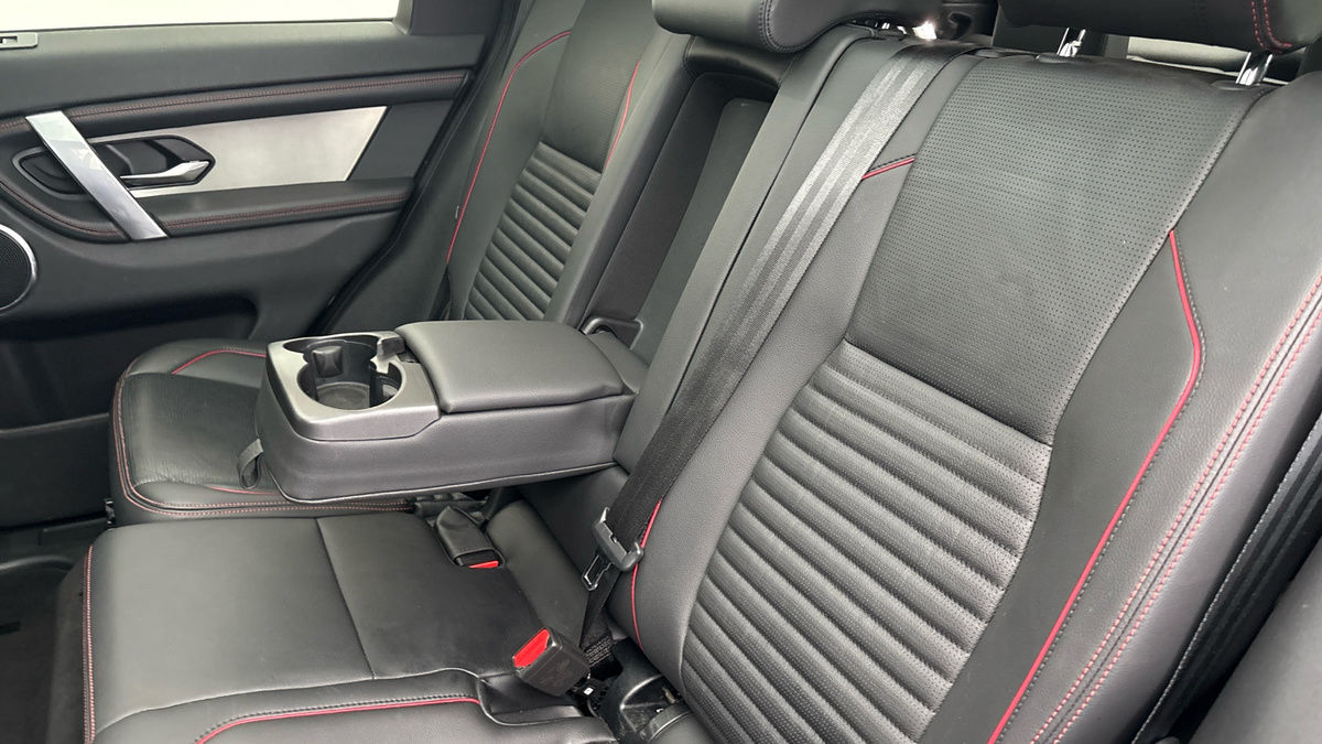 Land Rover Discovery Sport Image 9