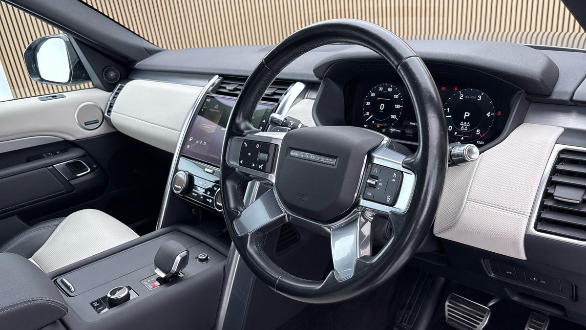 Land Rover Discovery Image 5