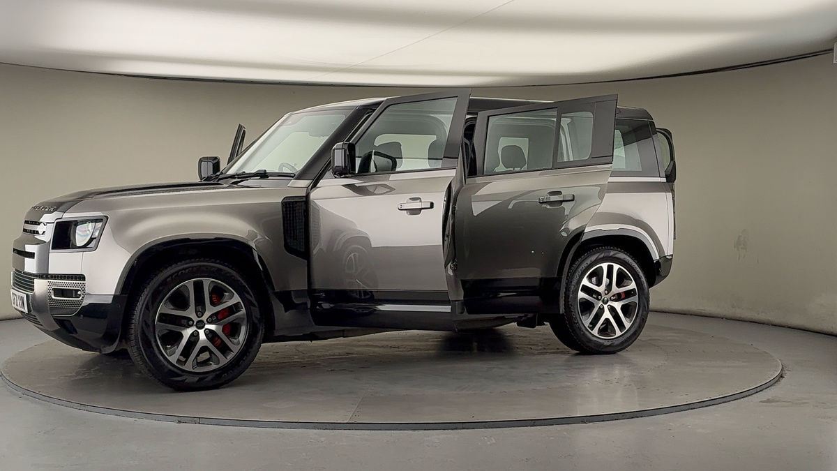 More views of Land Rover Defender 110