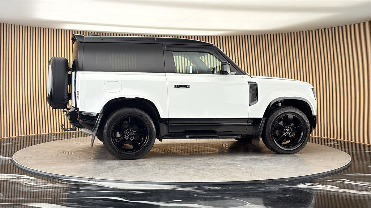 More views of Land Rover Defender 90