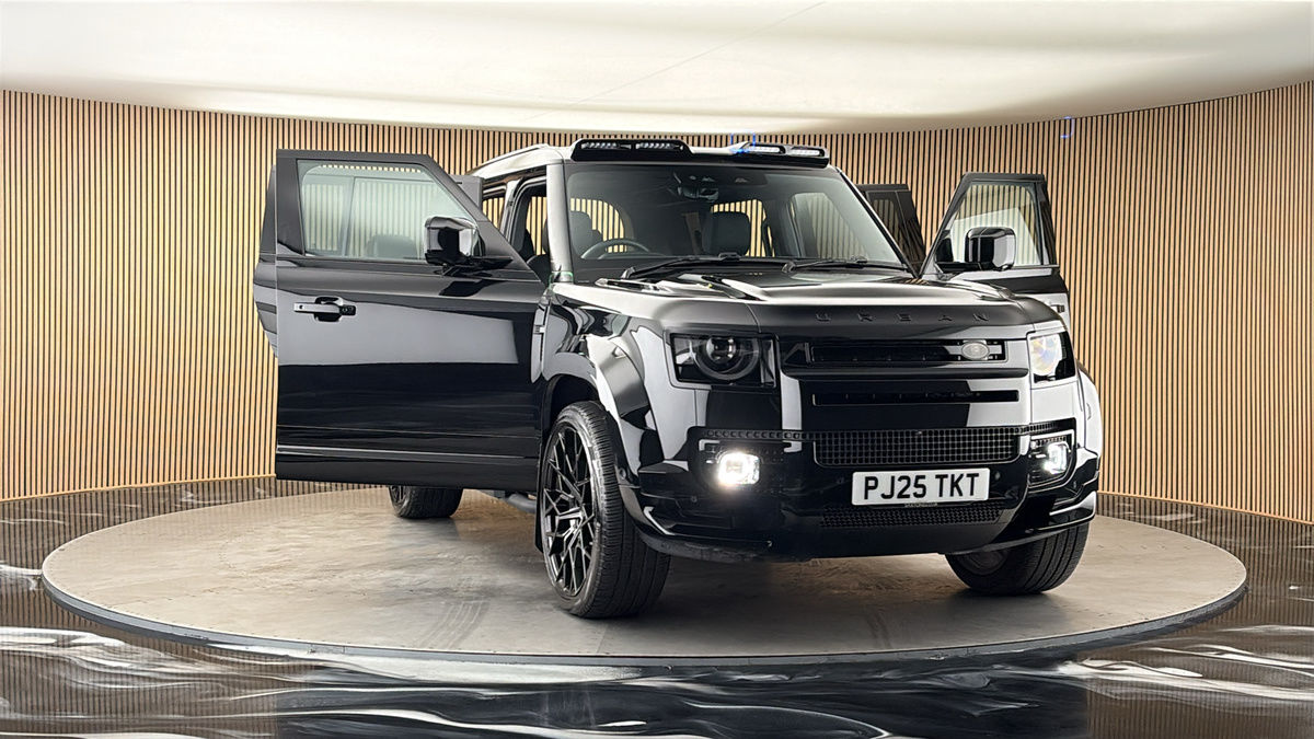 More views of Land Rover Defender 110
