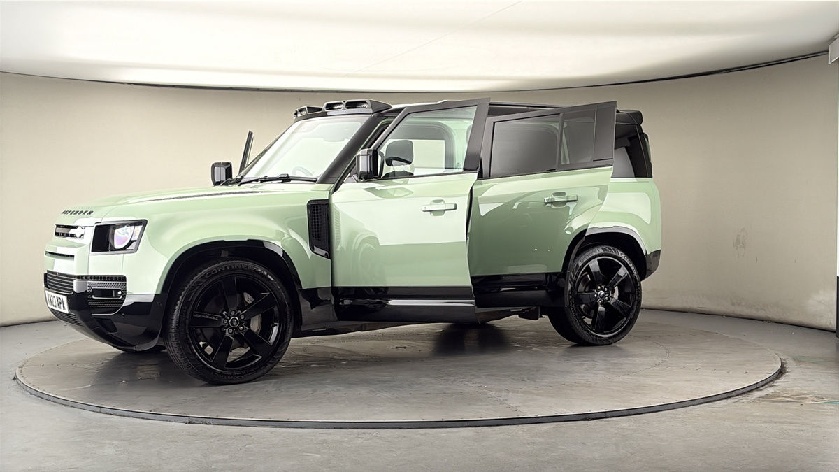 More views of Land Rover Defender 110