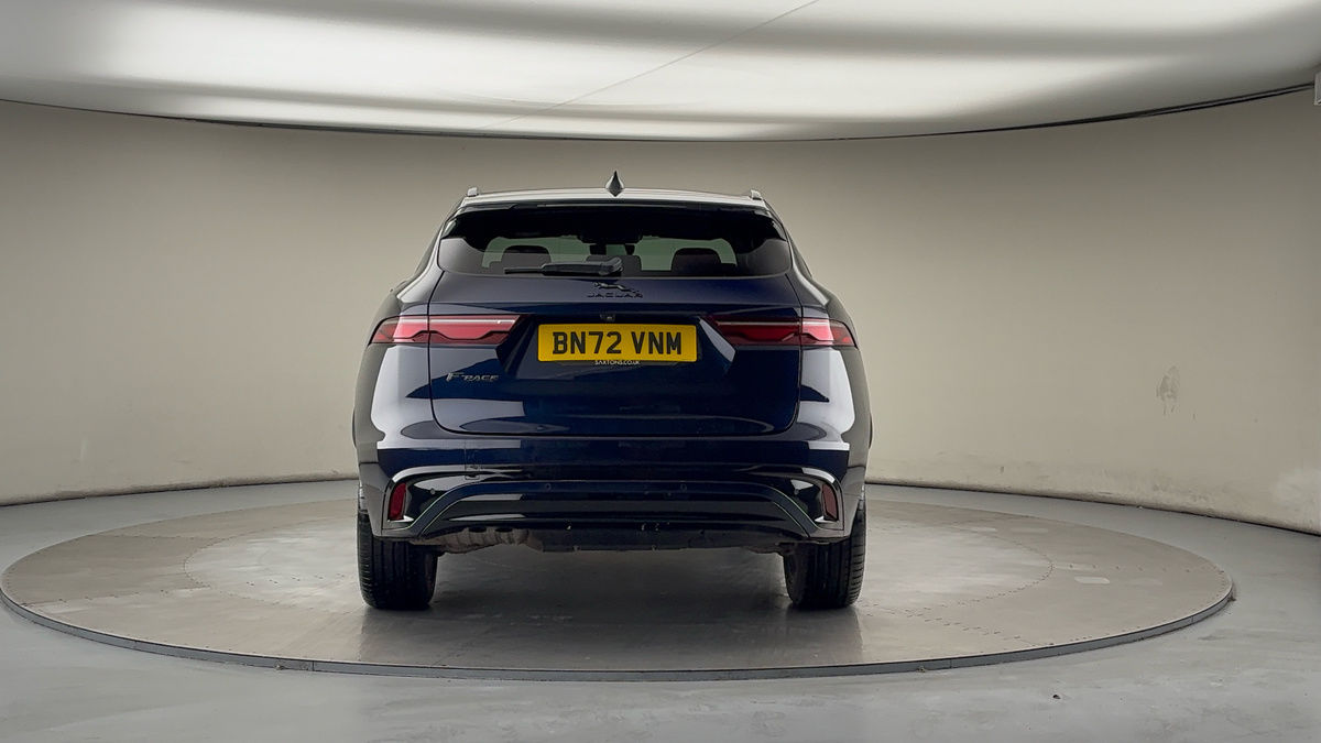 Jaguar F-PACE Image 4