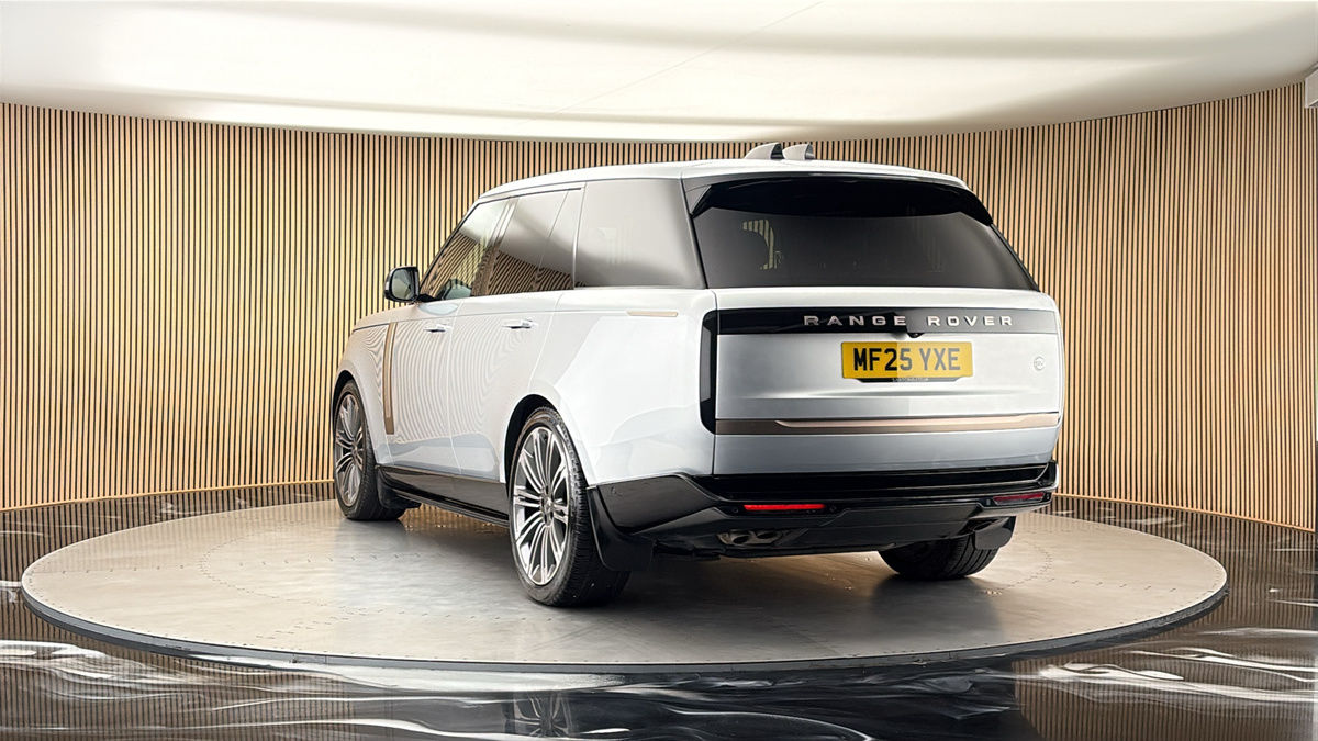 More views of Land Rover Range Rover