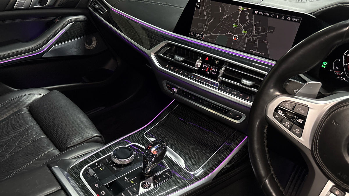 BMW X7 Image 18