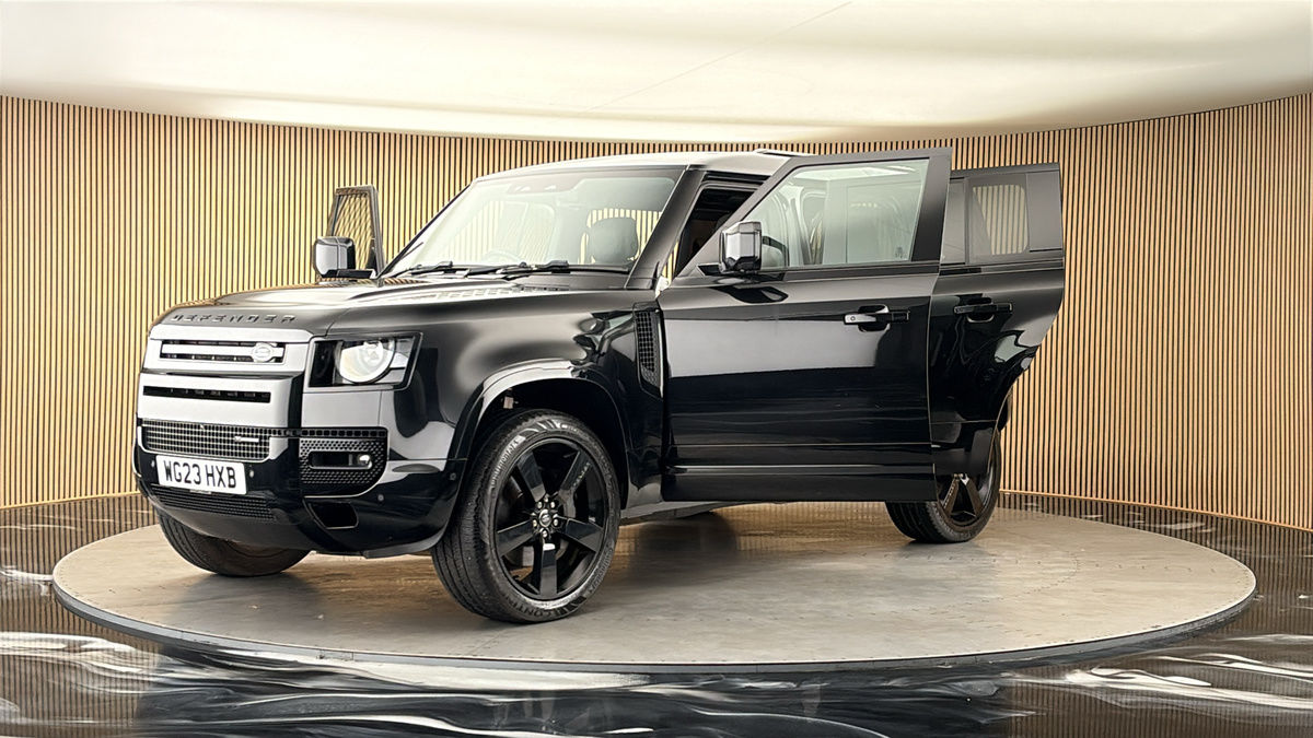 More views of Land Rover Defender 110