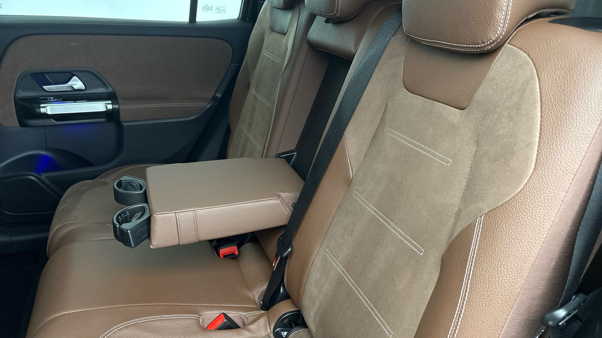 Mercedes-Benz GLB Image 9