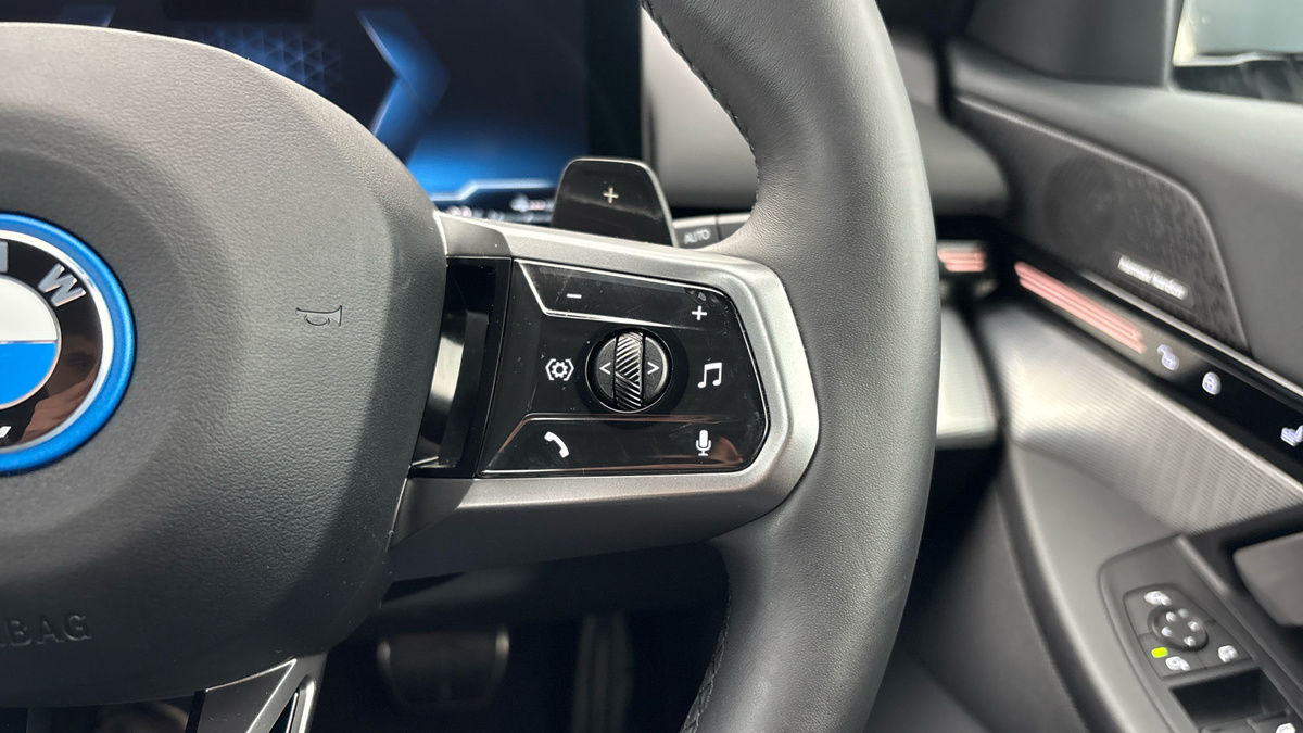 BMW 5 Series Image 14