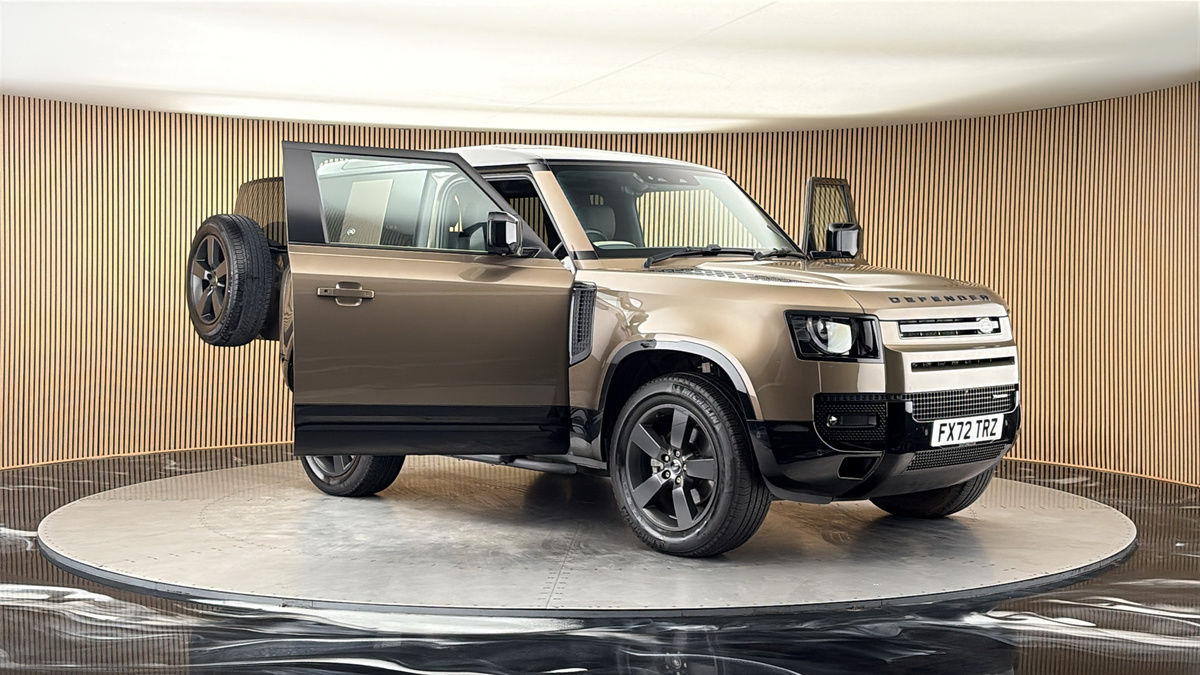 More views of Land Rover Defender 90