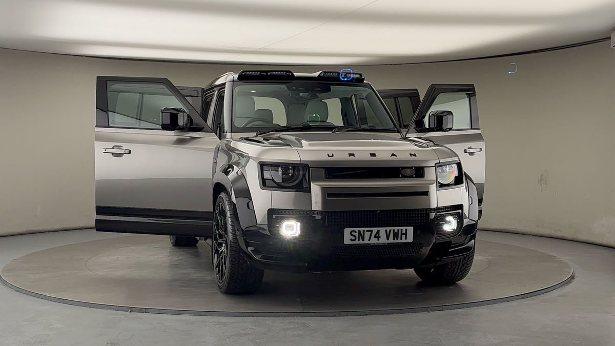 More views of Land Rover Defender 110