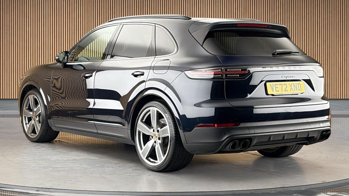 Porsche Cayenne Image 2