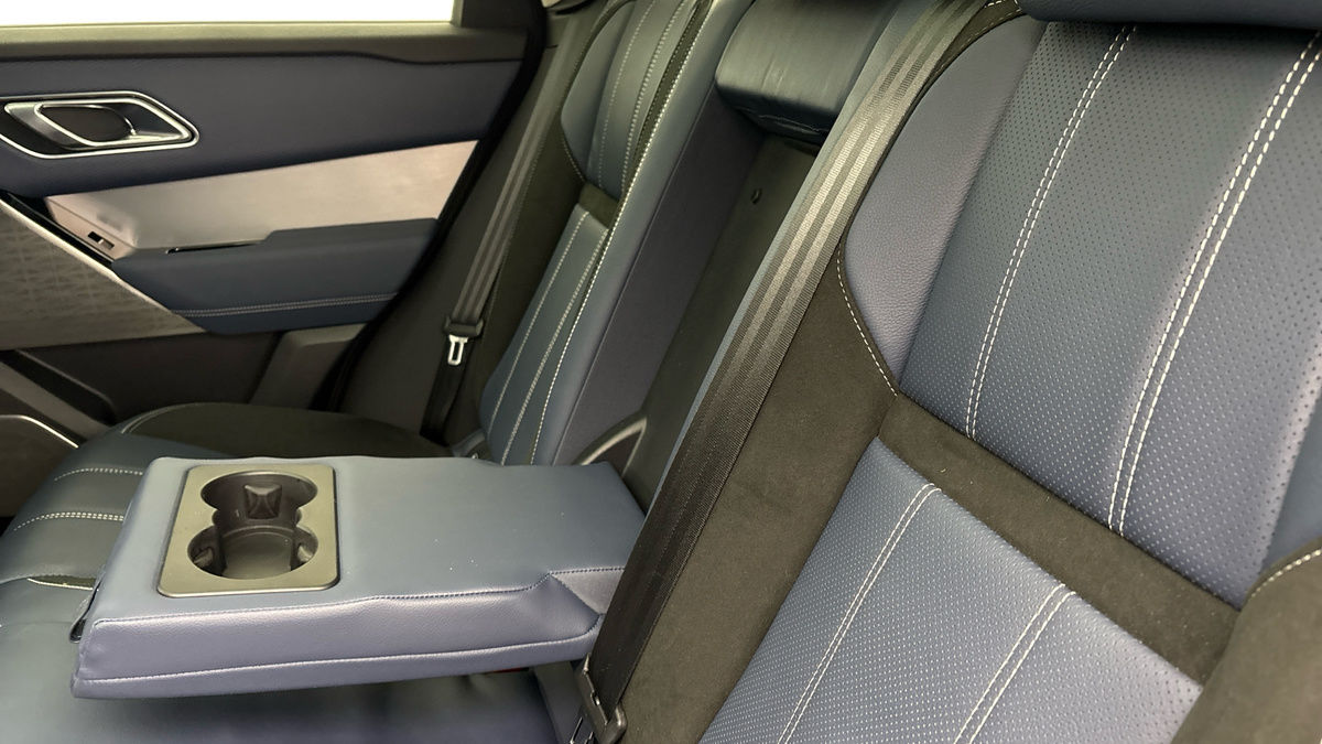 Land Rover Range Rover Velar Image 9