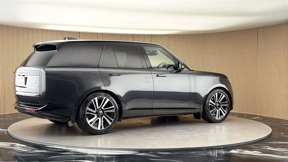 More views of Land Rover Range Rover