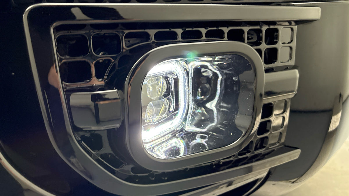 Land Rover Defender 110 Urban Image 29