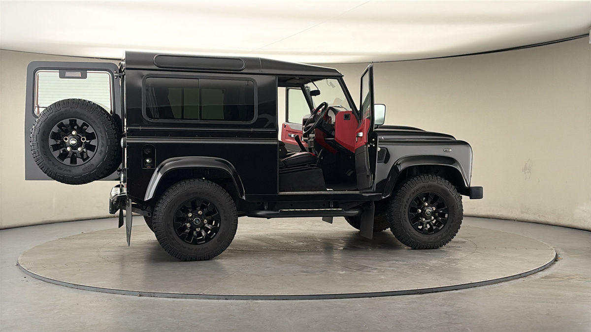 More views of Land Rover Defender 90